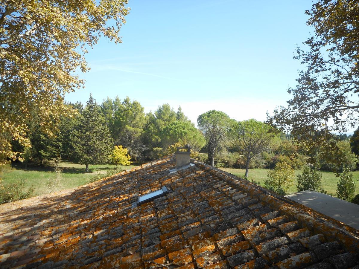 Mas Des Vertes Rives Châteauneuf-de-Gadagne Exterior photo