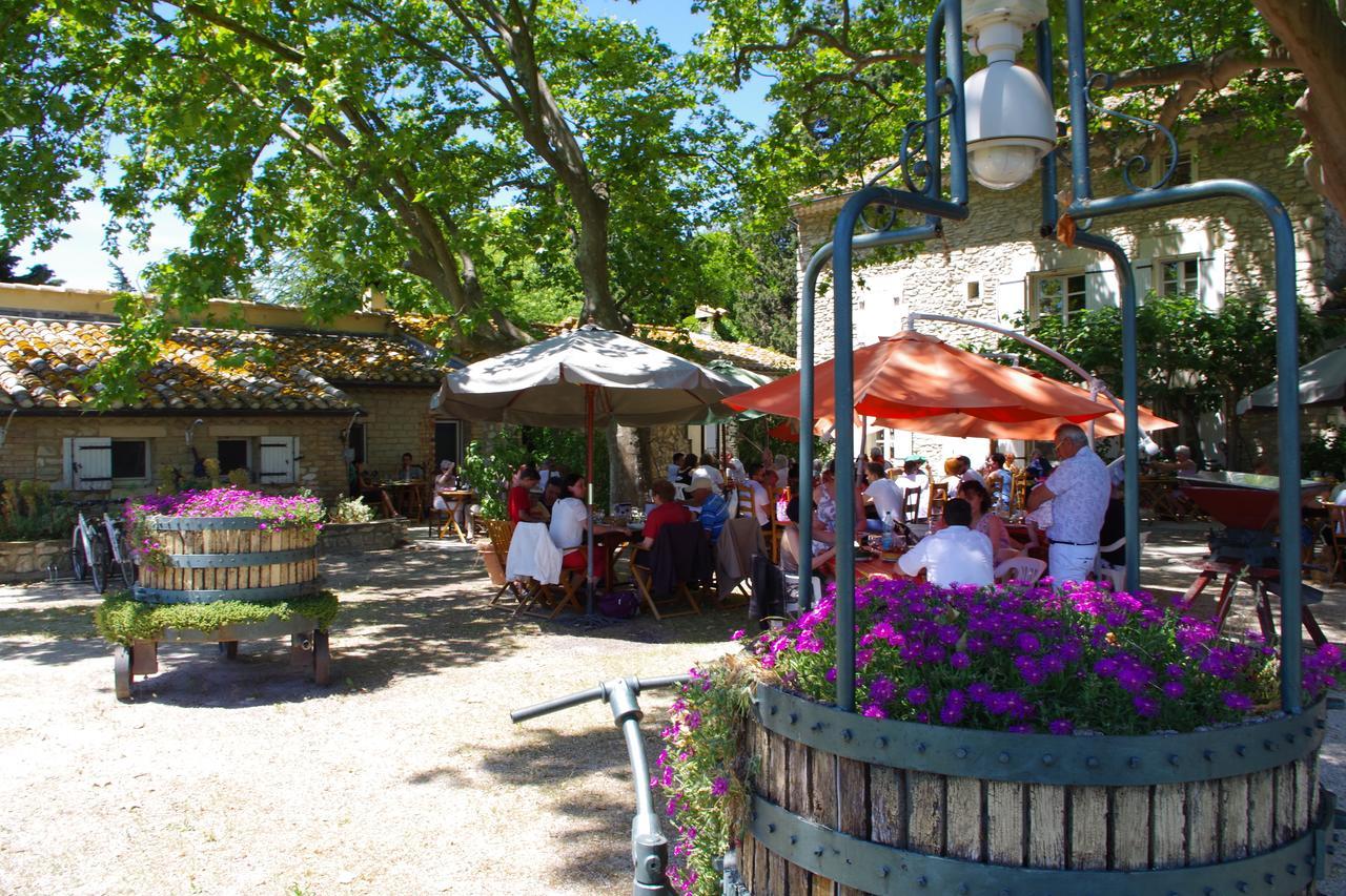 Mas Des Vertes Rives Châteauneuf-de-Gadagne Exterior photo